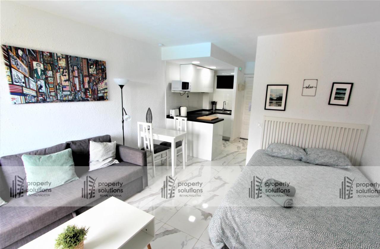 127 Jupiter Estudio. Vista Al Jardin Y La Piscina. Benalmadena Exterior photo