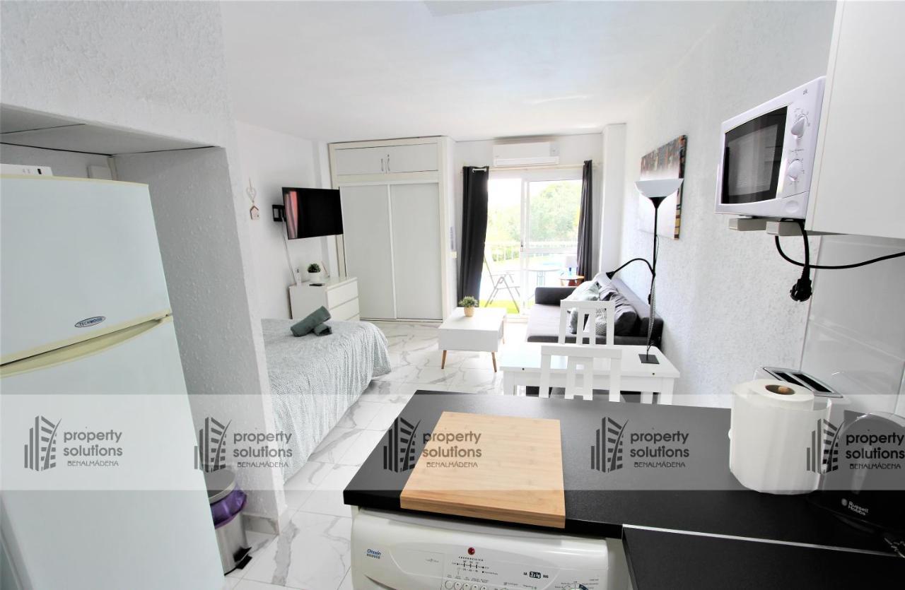 127 Jupiter Estudio. Vista Al Jardin Y La Piscina. Benalmadena Exterior photo