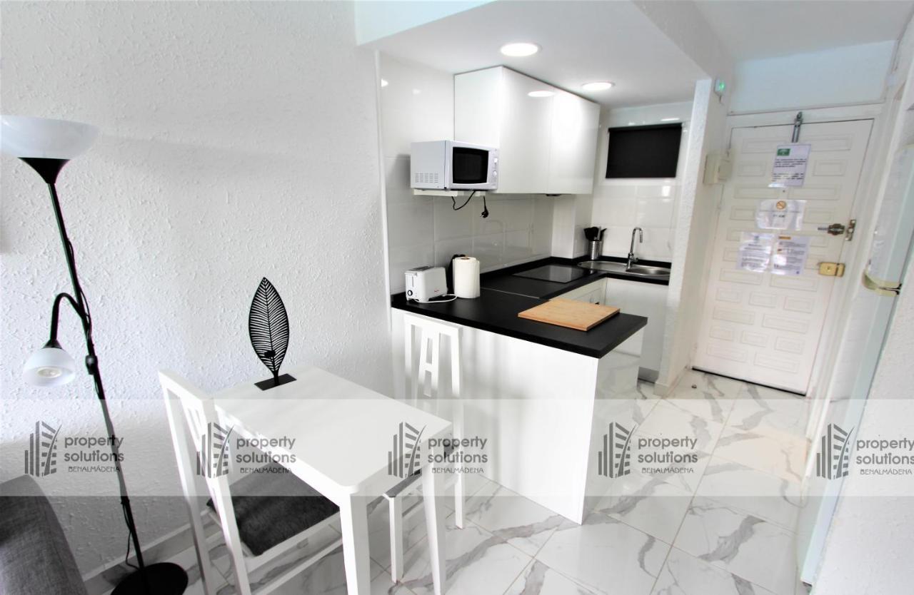 127 Jupiter Estudio. Vista Al Jardin Y La Piscina. Benalmadena Exterior photo