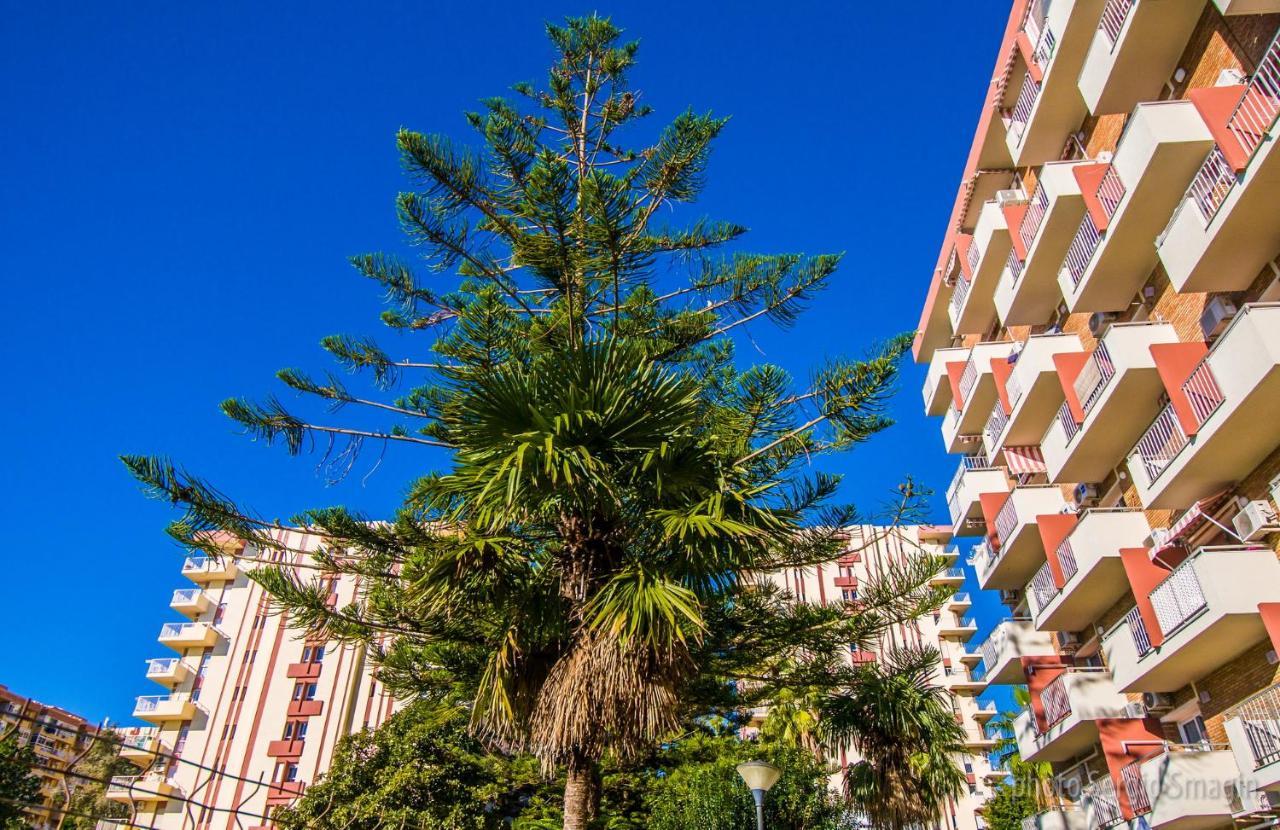 127 Jupiter Estudio. Vista Al Jardin Y La Piscina. Benalmadena Exterior photo