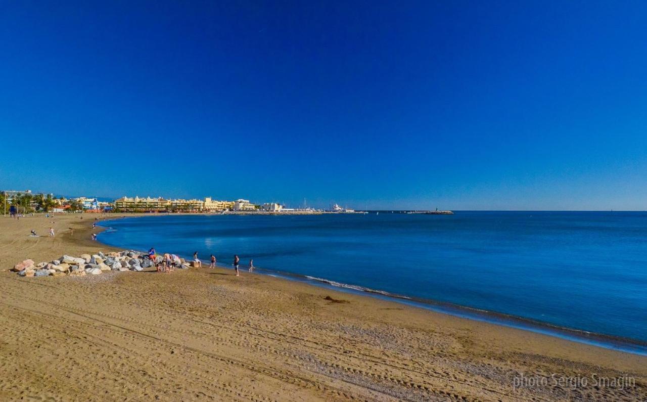 127 Jupiter Estudio. Vista Al Jardin Y La Piscina. Benalmadena Exterior photo